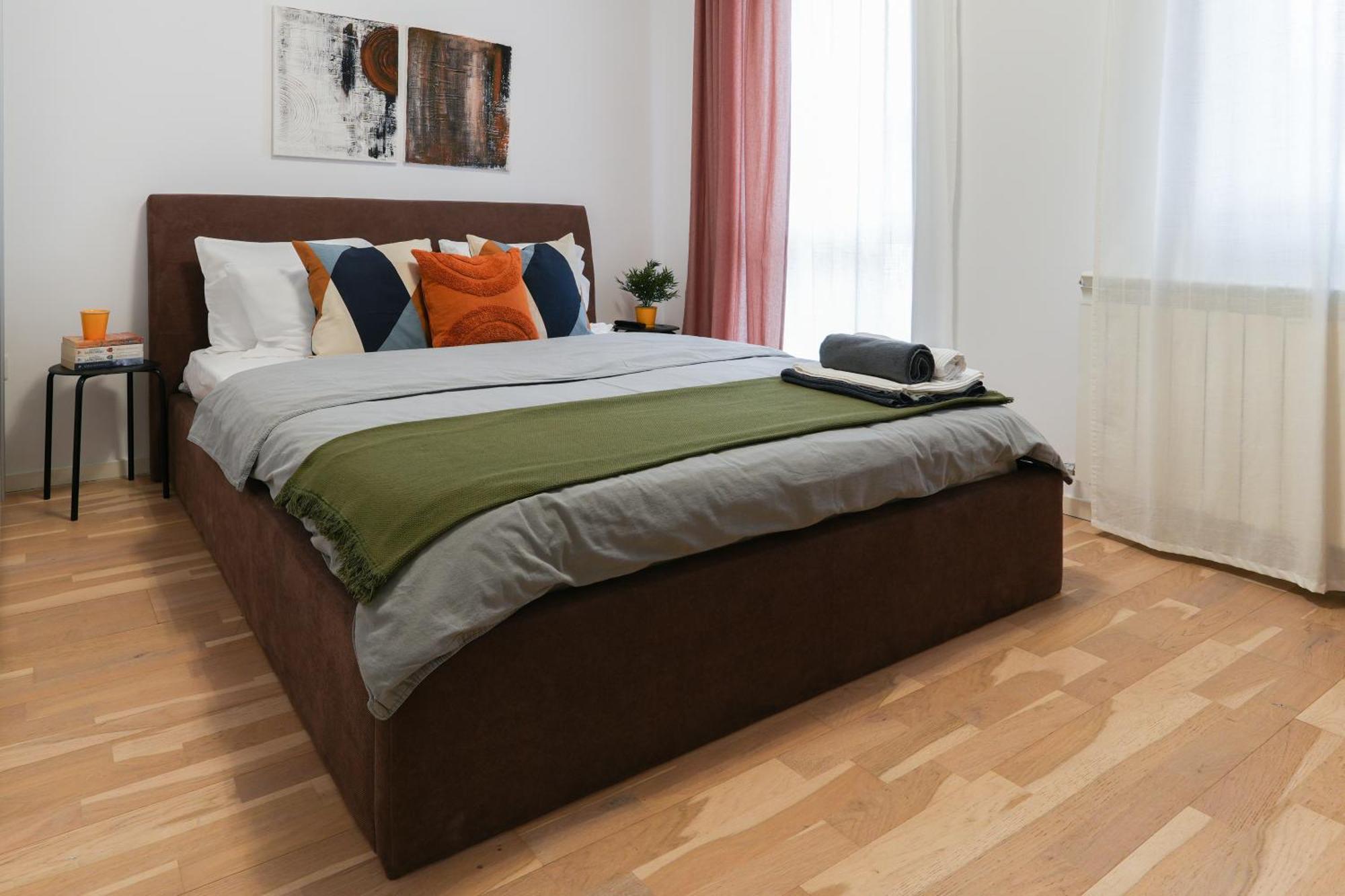 Amalia - Quiet 1Br Apartment With Parking & Wi-Fi Bucharest Exterior photo