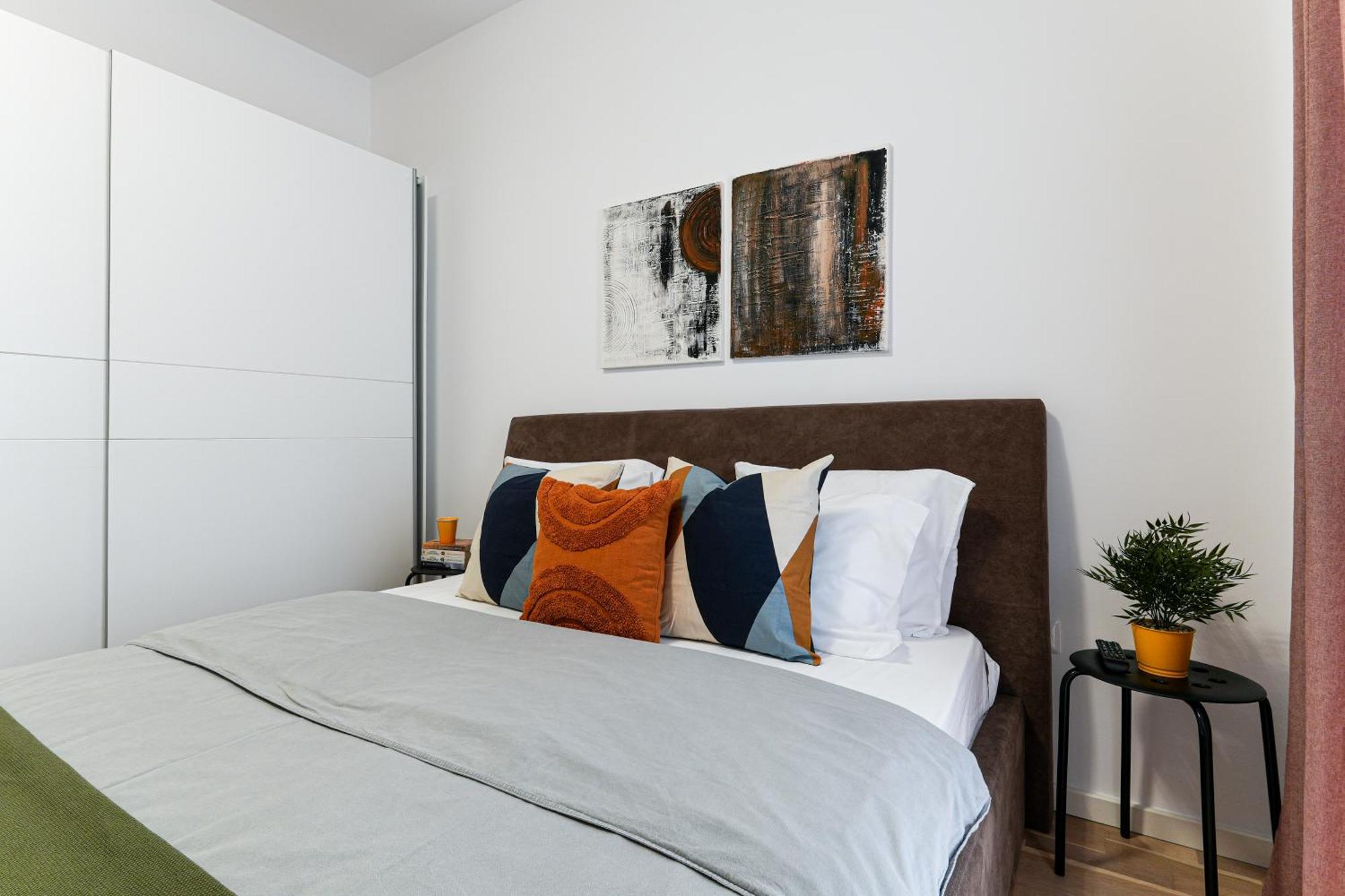 Amalia - Quiet 1Br Apartment With Parking & Wi-Fi Bucharest Exterior photo