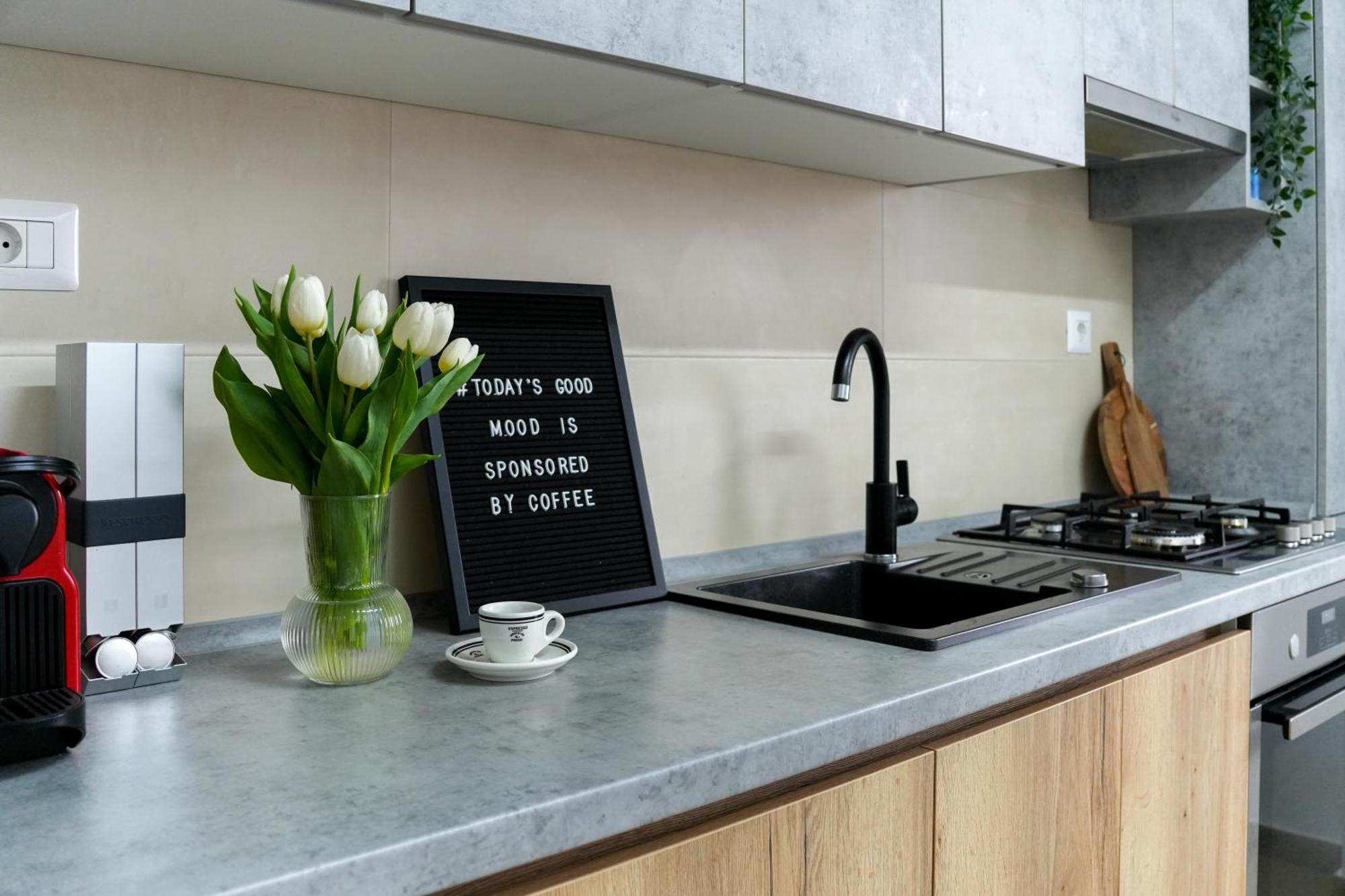 Amalia - Quiet 1Br Apartment With Parking & Wi-Fi Bucharest Exterior photo